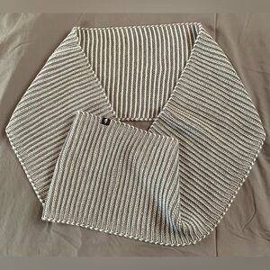 The North Face Gray and Light Grey Knit Infinity Scarf